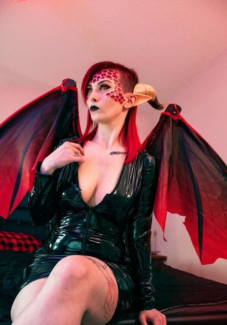 MajestyRedQueen pornstar high quality images