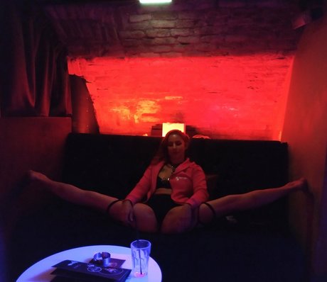 larraphoenix star nudes photo