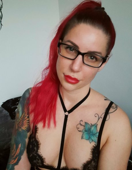 larraphoenix model adult pics