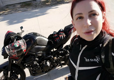 larraphoenix erotic model images