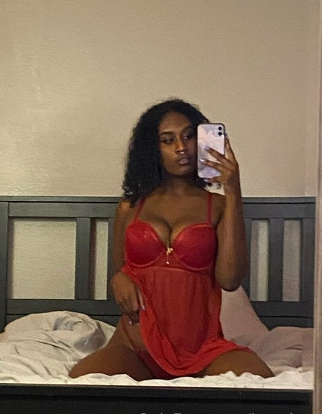 luna ioxo porn model pic