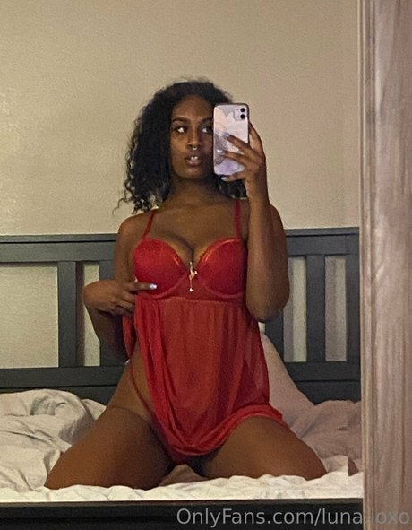 luna ioxo erotic star pic