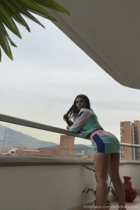 kendrabrowm art model photos