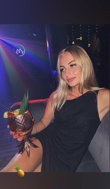 bellacherry69 pretty pornstar archive