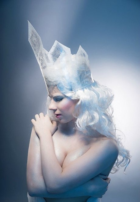 Anastasya Zelenova model naked picture