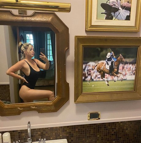 Wanda Nara pornstar naked pictures