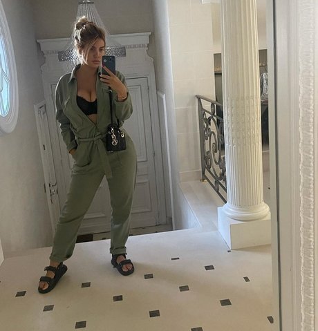 Wanda Nara model porn images