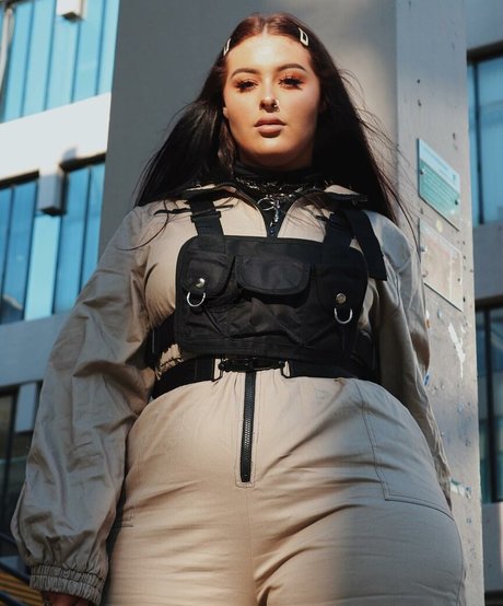 Holly Marston star naked image