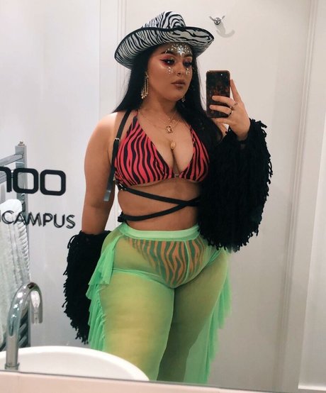 Holly Marston star porn photo