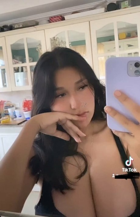 Itzel Lozano star art archive