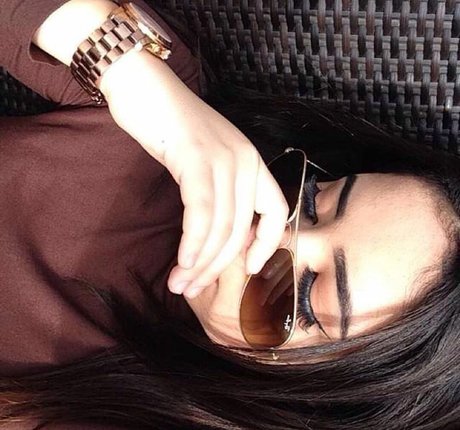 Genatg_ naked actress gallery