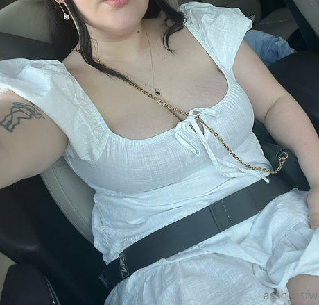 assh nsfw sexy actress image