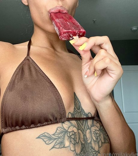 milakylie beautiful model image