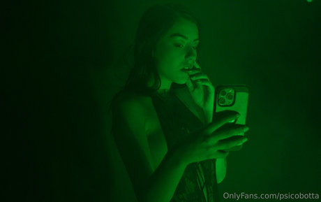 psicobotta sexy model gallery