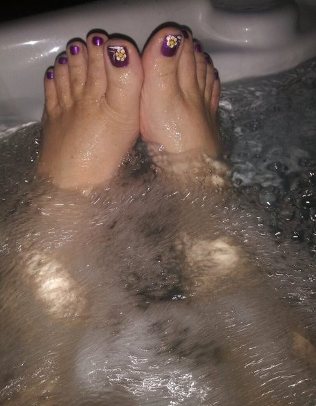 theloungeroom nude actress images