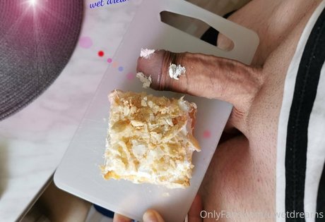 uwetdreams erotic model img