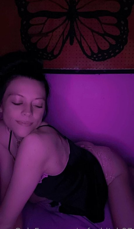 urfavbitch97 pornstar nude archive