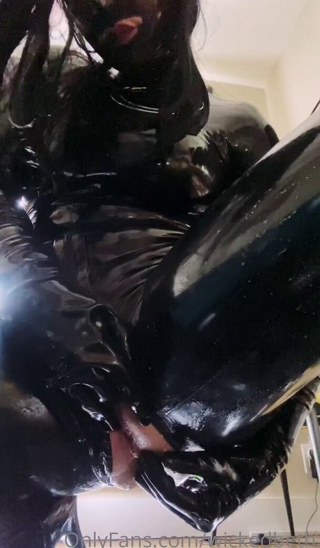 Wicked Beth sex model img