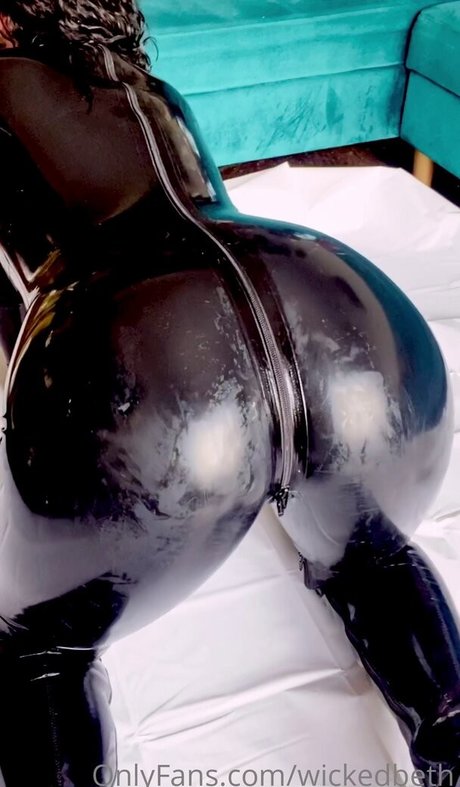 Wicked Beth pornstar erotic photos