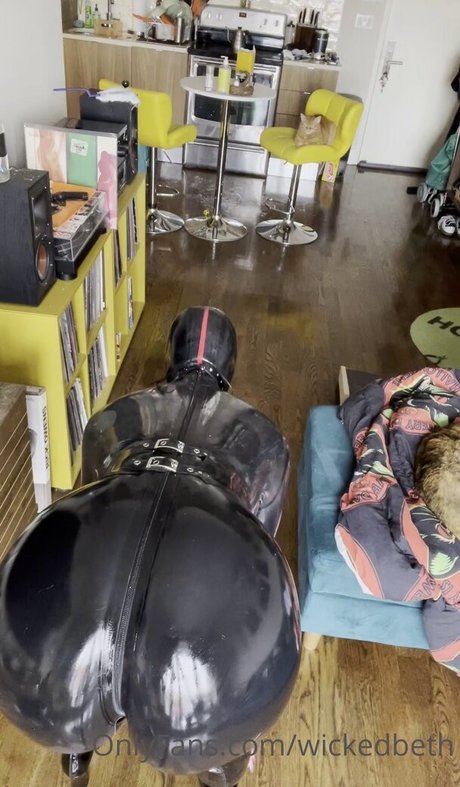 Wicked Beth pornstar sex pictures