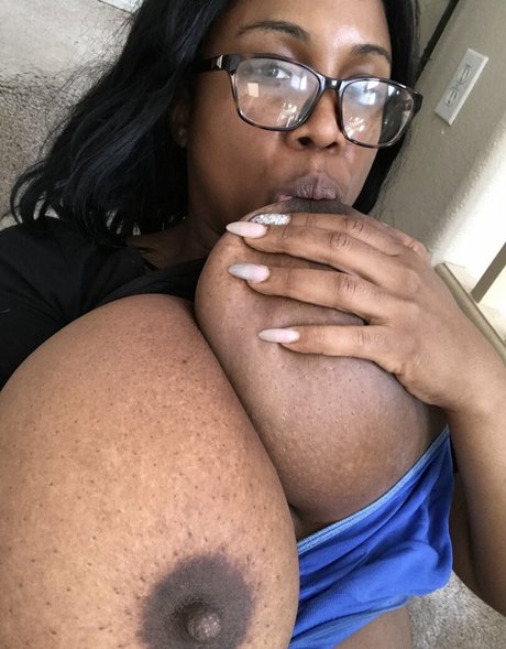 MaseratiXXX star erotic photo