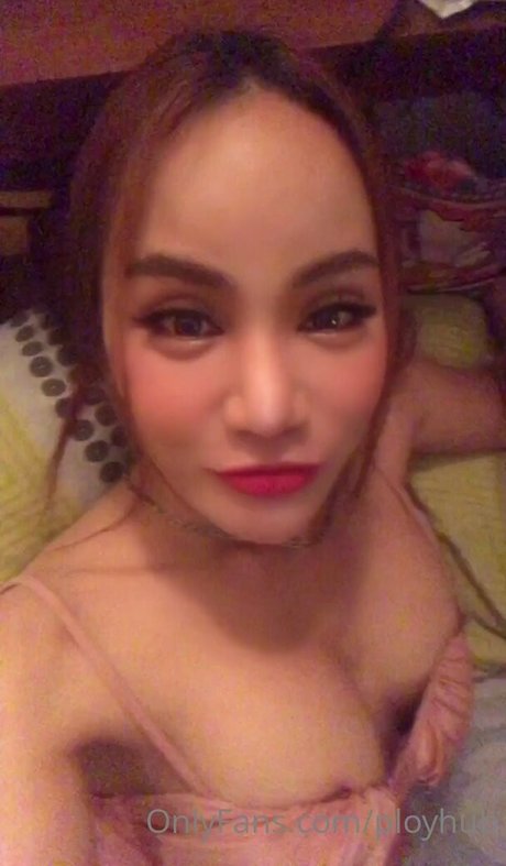 Ployhub model exclusive photo