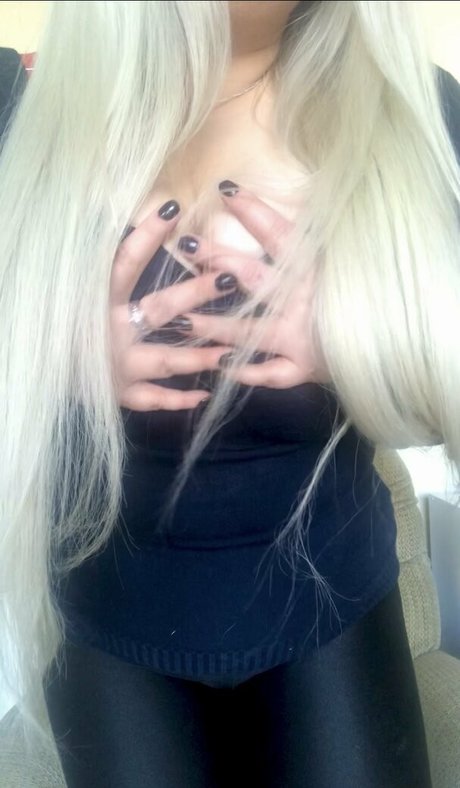 curvaceous barbie naked model picture