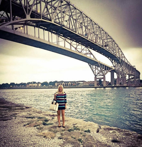 curvaceous barbie actress pictures