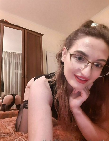 lucky ella xxx star photo