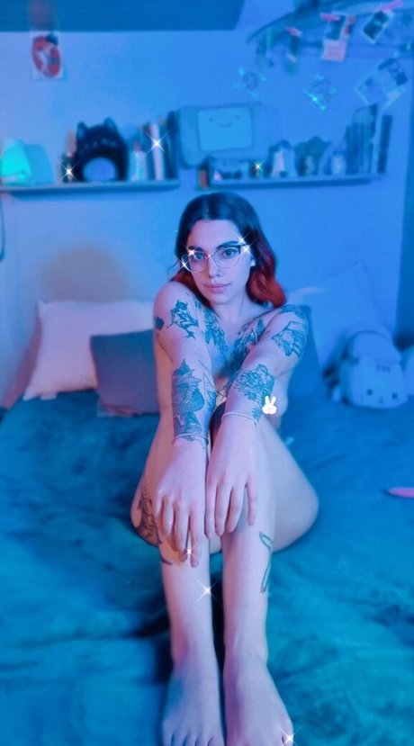 rennloveee erotic actress photo