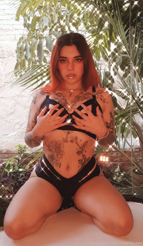 rennloveee model hd gallery