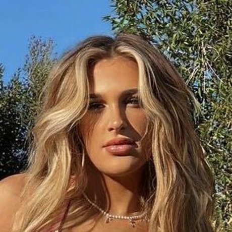 Madi Monroe top model photo