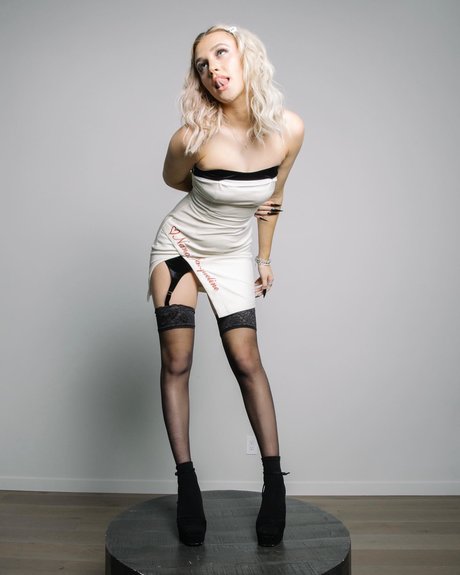 Madi Monroe model adult img