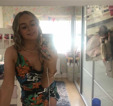 Aiobhin perfect star galleries