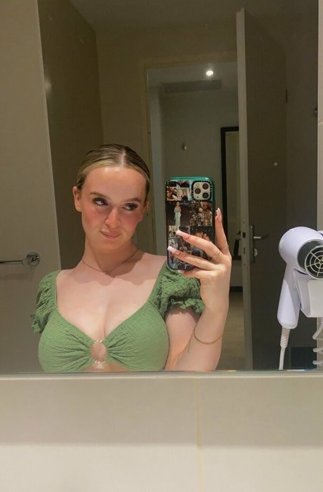 Aiobhin free pornstar pictures