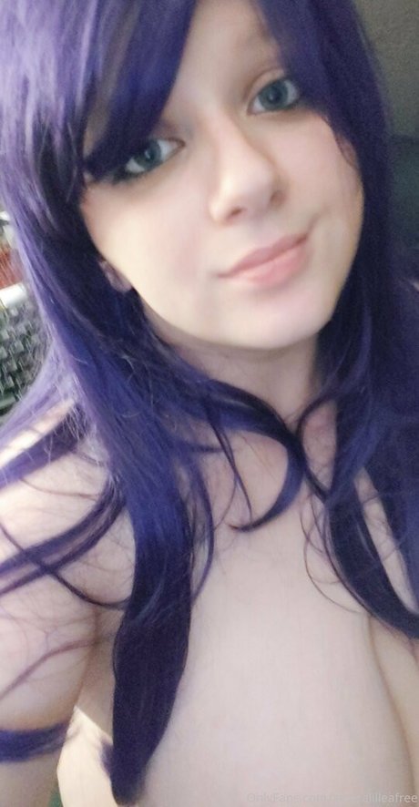 mirror selfie onlyfans beautiful naked pic