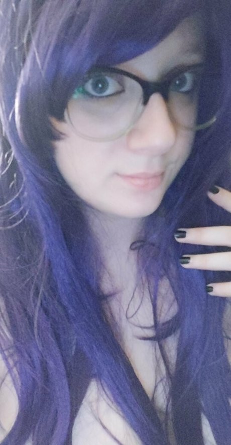 aezlealilleafree model erotic images