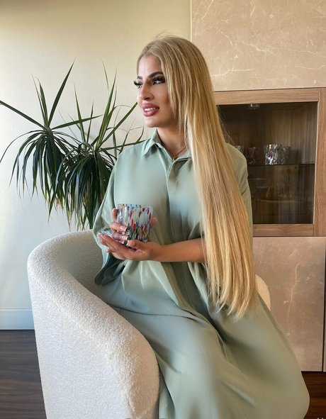 shebetripn porn model galleries