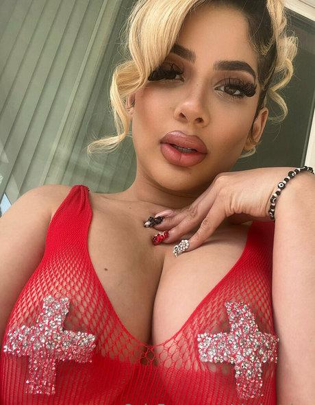 shebetripn pornstar beautiful gallery