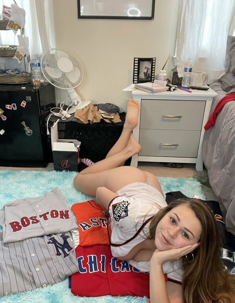 BaeBrii model perfect pictures