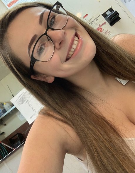 BaeBrii nudes model images