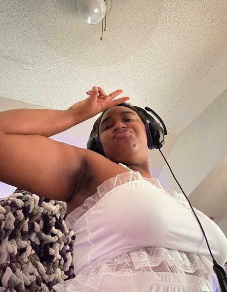 jupiterblue pretty model pic