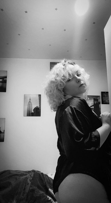 moniiquexxx pornstar pretty pics