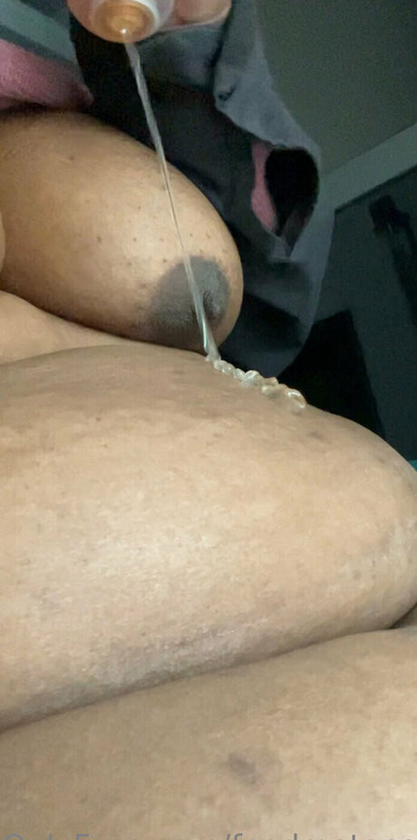 feedmetons nudes pornstar pic