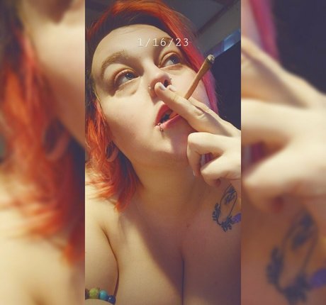 bbwstonerdoll erotic pornstar image