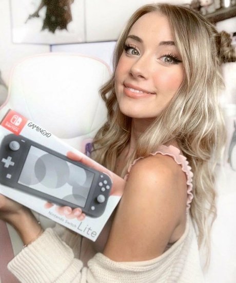 egirls model art pic