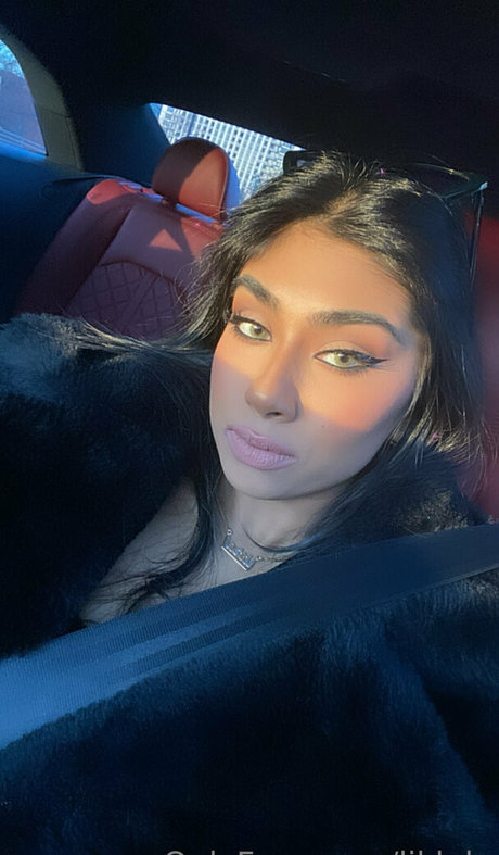 lulu__chicago star naked photo