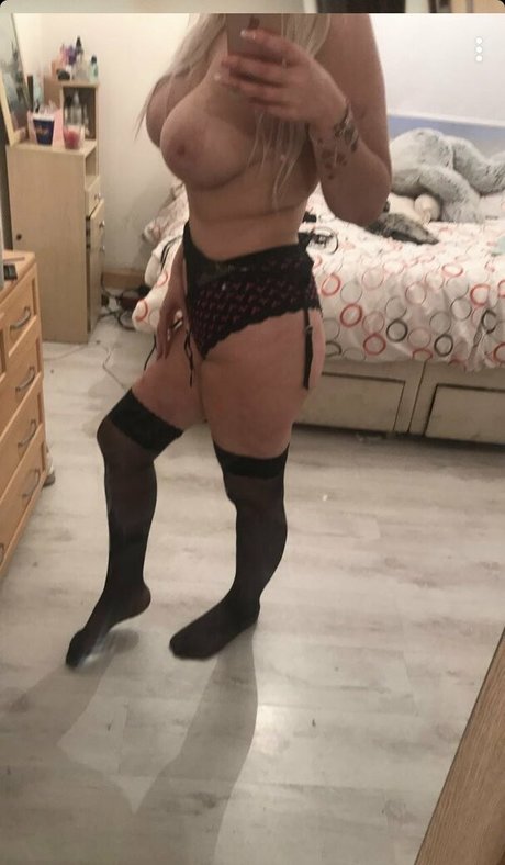 Curvygal Aberdeen nude pornstar pics