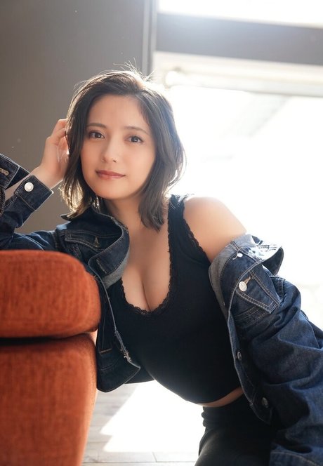 Nashiko Momotsuki hot star pictures