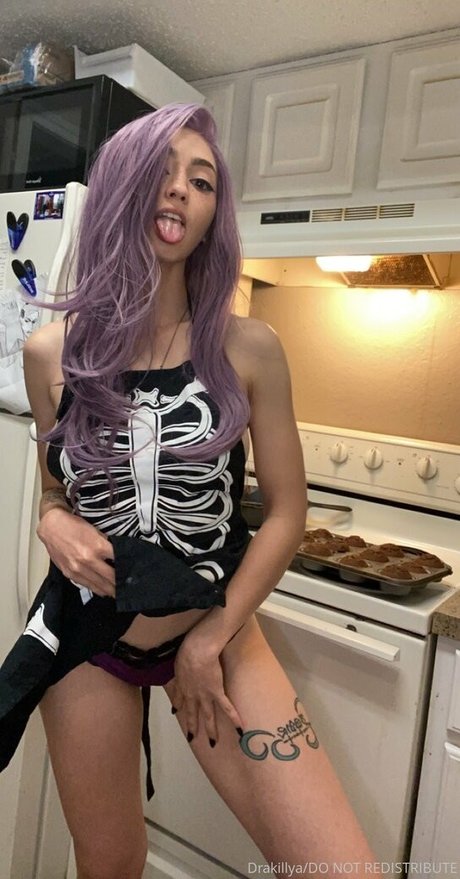 Drakillya pornstar nude img